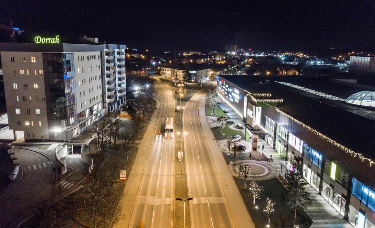 University Hotel Dorrah Тузла Екстериор снимка